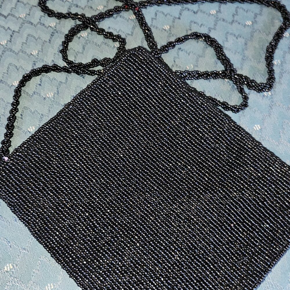 ERMO COLLECTION BEADED CROSSBODY BAG FEATURING PALM TREE and SAILBOAT MOTIF - Picture 3 of 8